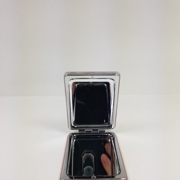 Butterfly snow glove affect floating glitter and hearts mirror compact. - Picture 5 of 6